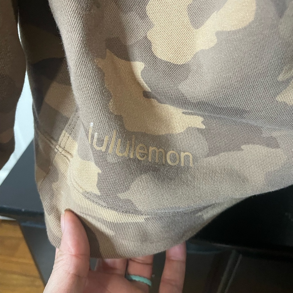 🎉Lululemon Perfectly Oversized Crew! Heritage 360 Camo Beige Multi! - Picture 5 of 5